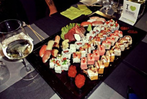 Love Sushi food