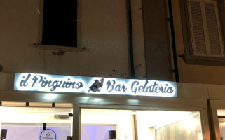 Gelateria Il Pinguino inside