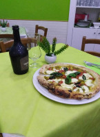 Pizzeria Comm' Cazz' Coce food