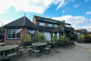 The Devonshire Arms inside