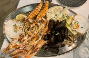 Gente Di Mare In Darsena food