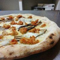 Il Peperoncino Pizzeria Da Asporto food