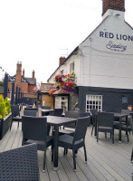 Red Lion inside