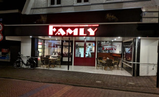 Restaria Famly Almelo outside