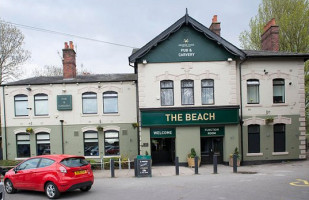 The Beach Pub Hollingworth Lake outside