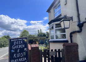 The Button Oak Inn inside