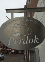 Vishandel Perdok outside