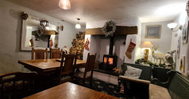 The Basset Arms inside