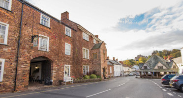 Luttrel Arms outside