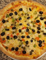 Pizza Pazzo food