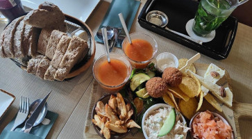 In Den Boekenkast B.v. Capelle Aan Den Ijssel food