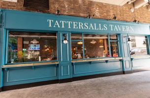 Tattersalls Tavern inside