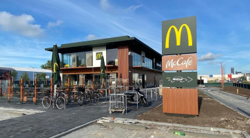 Mcdonald's Leeuwarden Cambuur outside