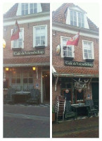 Cafe De Vriendschap inside