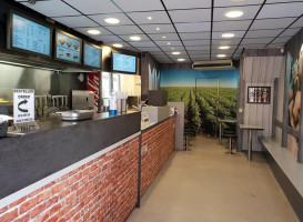 Cafetaria Restoquick Eindhoven inside