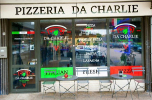 Pizzeria Da Charlie inside