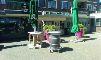 De Oude Nelis outside