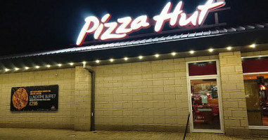 Pizza Hut food