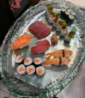 Sushimi food