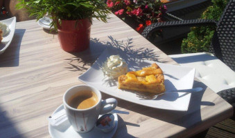 Vrienden Aan De Vecht food