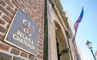 Relais Châteaux Weeshuis Gouda outside