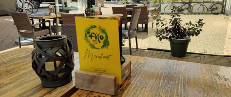 Ayo Surinaamse Broodjes En Maaltijden food