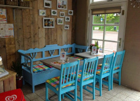 Cafeteria Barry inside