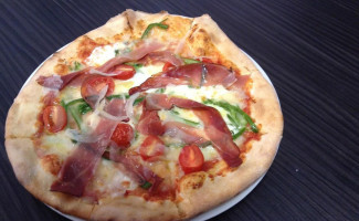 Pizzeria Italiana Houtoven La Trattoria food