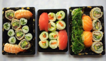 Aroi Sushi Heemskerk food