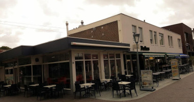 Snackbar De Patatterie inside