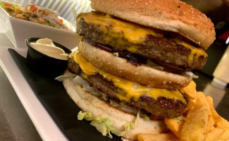 De Burger Hamburgers Meer food