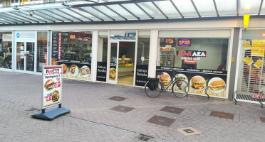 Baraka Döner En Snacks outside