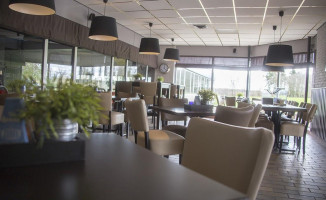 Sportcafé Bloemendal food