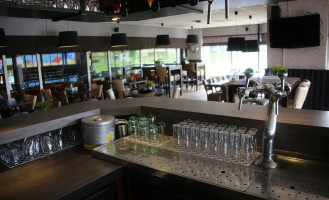 Sportcafé Bloemendal food