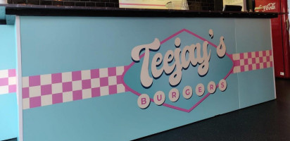 Teejay's Burgers inside