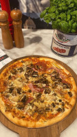 Pizza Grandi food