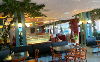 Cafetaria 't Stationneke inside