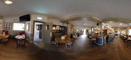 The Nelson Tavern inside