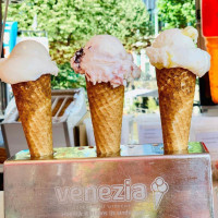 Ice Cream Venezia inside