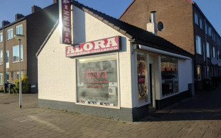 Alora Pizzeria food