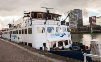 Partyschip De Ameland outside