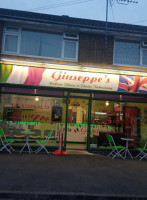 Giuseppe's inside