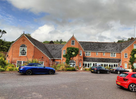 Fox And Hounds inside