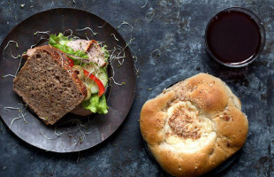 Godt Brød Trekanten food