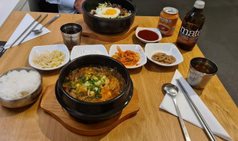 Inza's Seoulkitchen outside