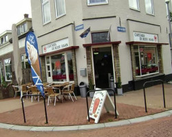 Cafetaria De Rode Haan outside