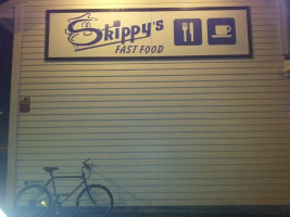 Skippy's Fast Food outside