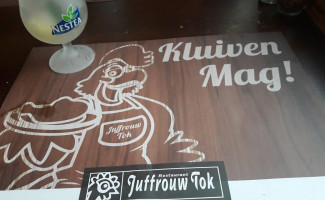 Juffrouw Tok Afhaal- En Bezorgservice food