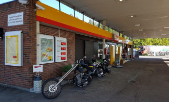 Shell Rygge outside