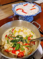 Thai Thai Amfi Moa food